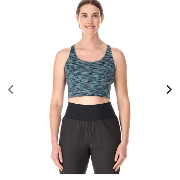 NWT- cropped workout tank - Picture 3 of 4